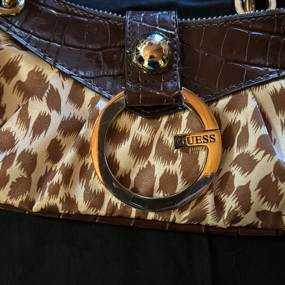 Guess mini purse. Super cute. - Picture 2 of 11